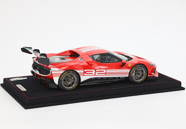Ferrari Ferrari 296 GT3 3.0L Twin Turbo V6 Challenge #32 Launch Version 2023 + Showcase - 1:18 - BBR Ferrari Ferrari 296 GT3 3.0L Twin Turbo V6 Challenge #32 Launch Version 2023 + Showcase - 1:18 - BBR