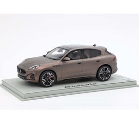 Maserati Maserati Grecale Folgore SUV 2022 + Showcase - 1:18 - BBR Maserati Maserati Grecale Folgore SUV 2022 + Showcase - 1:18 - BBR