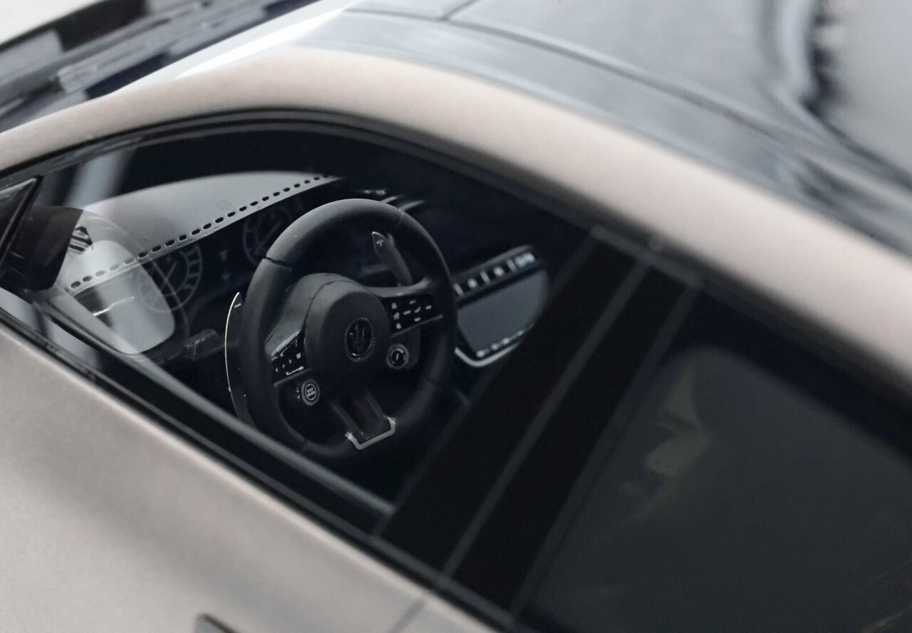 Maserati Maserati Grecale Folgore SUV 2022 + Showcase - 1:18 - BBR Maserati Maserati Grecale Folgore SUV 2022 + Showcase - 1:18 - BBR