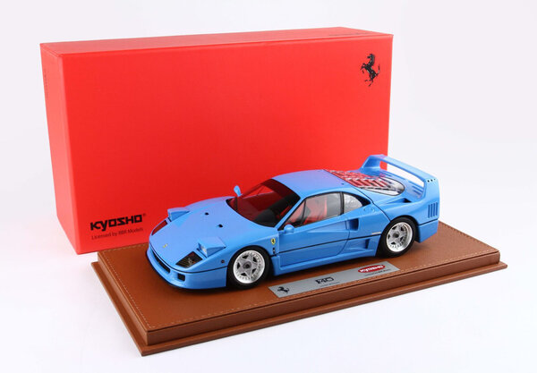 Ferrari Ferrari F40 1987 Silver Rims + Showcase - 1:18 - BBR-Kyosho Ferrari Ferrari F40 1987 Silver Rims + Showcase - 1:18 - BBR-Kyosho
