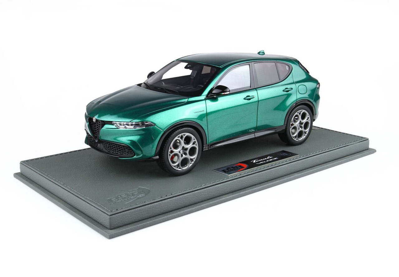 Alfa Romeo Alfa Romeo Tonale Veloce Plug-in-Hybrid 2023 + Showcase - 1:18 - BBR