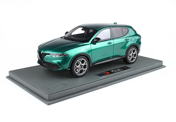 Alfa Romeo Alfa Romeo Tonale Veloce Plug-in-Hybrid 2023 + Showcase - 1:18 - BBR