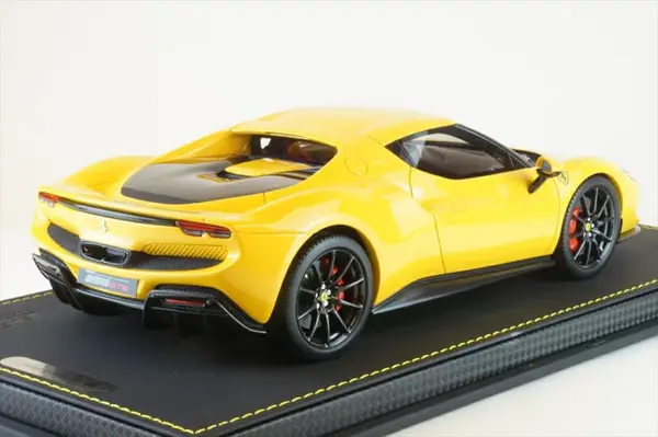 Ferrari Ferrari 296 GTB Hybrid 830HP V6 2021 + Showcase - 1:18 - BBR Ferrari Ferrari 296 GTB Hybrid 830HP V6 2021 + Showcase - 1:18 - BBR