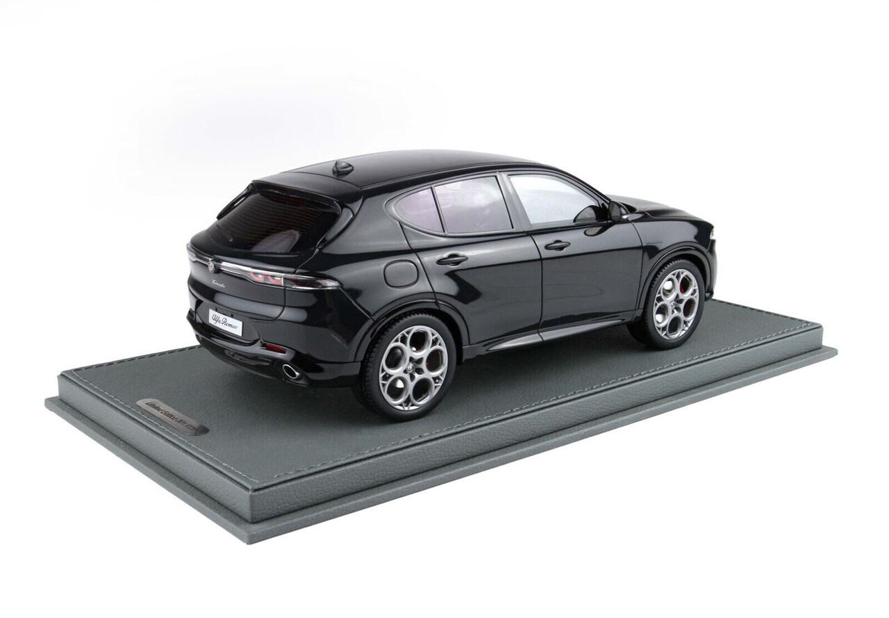 Alfa Romeo Alfa Romeo Tonale Veloce Plug-in-Hybrid 2023 + Showcase - 1:18 - BBR