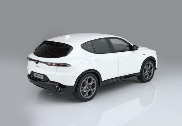 Alfa Romeo Alfa Romeo Tonale Veloce Plug-in-Hybrid 2023 + Showcase - 1:18 - BBR Alfa Romeo Alfa Romeo Tonale Veloce Plug-in-Hybrid 2023 + Showcase - 1:18 - BBR