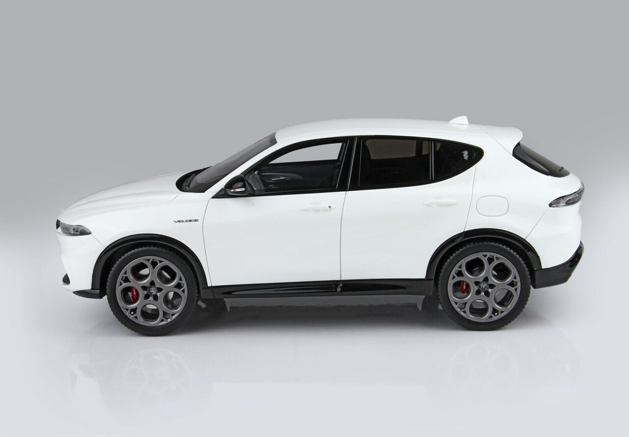 Alfa Romeo Alfa Romeo Tonale Veloce Plug-in-Hybrid 2023 + Showcase - 1:18 - BBR Alfa Romeo Alfa Romeo Tonale Veloce Plug-in-Hybrid 2023 + Showcase - 1:18 - BBR