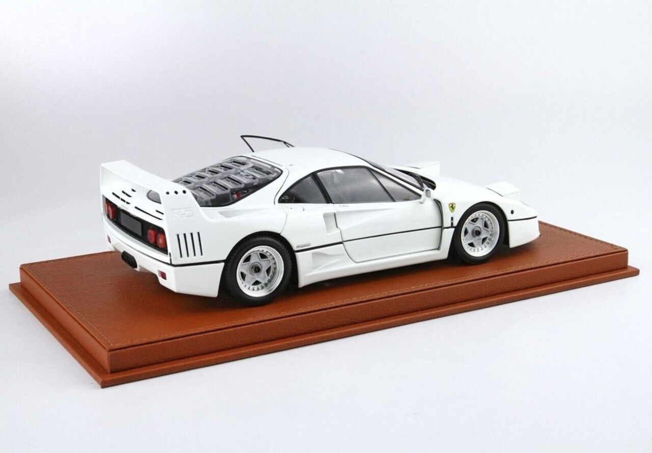 Ferrari Ferrari F40 1987 + Showcase - 1:18 - BBR /Kyosho Ferrari Ferrari F40 1987 + Showcase - 1:18 - BBR /Kyosho