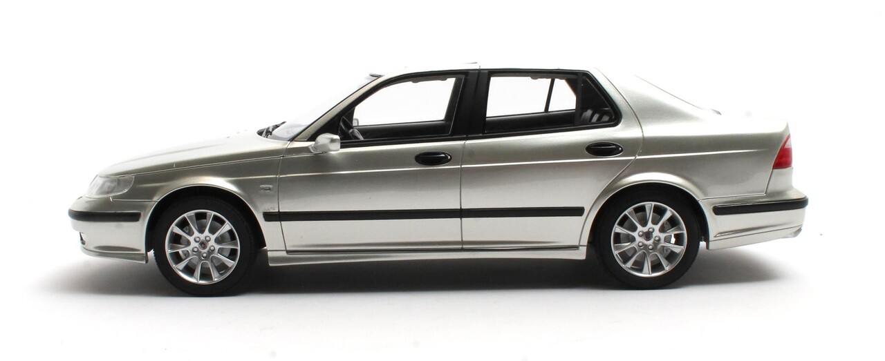 Saab Saab 9-5 Turbo Aero 1998-2004 - 1:18 - Cult Scale Models