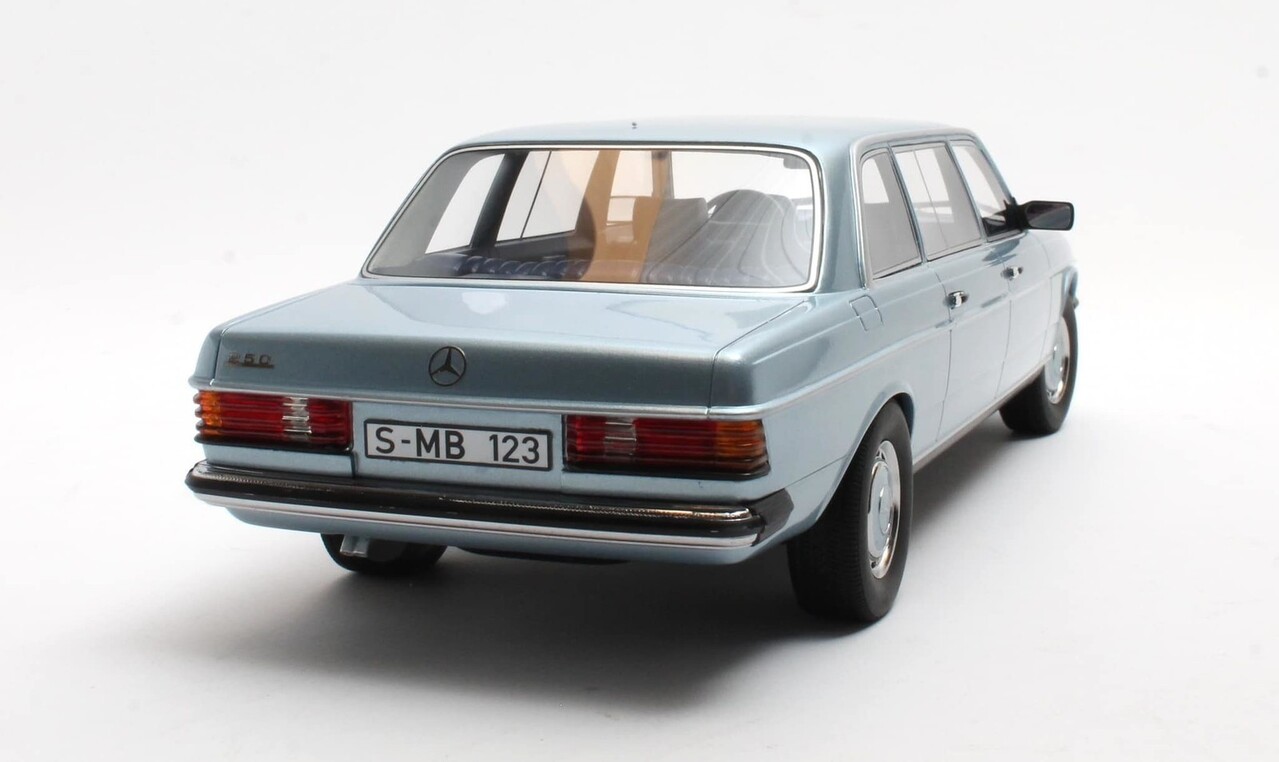 Mercedes-Benz Mercedes-Benz E-Class E250 (W123) 1978 - 1:18 - Cult Scale Models Mercedes-Benz Mercedes-Benz E-Class E250 (W123) 1978 - 1:18 - Cult Scale Models