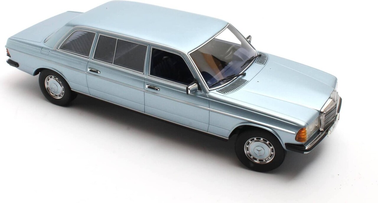 Mercedes-Benz Mercedes-Benz E-Class E250 (W123) 1978 - 1:18 - Cult Scale Models Mercedes-Benz Mercedes-Benz E-Class E250 (W123) 1978 - 1:18 - Cult Scale Models