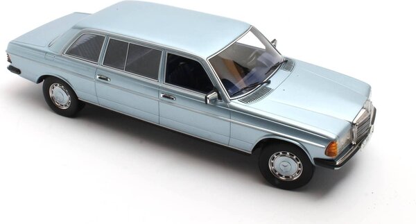 Mercedes-Benz Mercedes-Benz E-Class E250 (W123) 1978 - 1:18 - Cult Scale Models Mercedes-Benz Mercedes-Benz E-Class E250 (W123) 1978 - 1:18 - Cult Scale Models