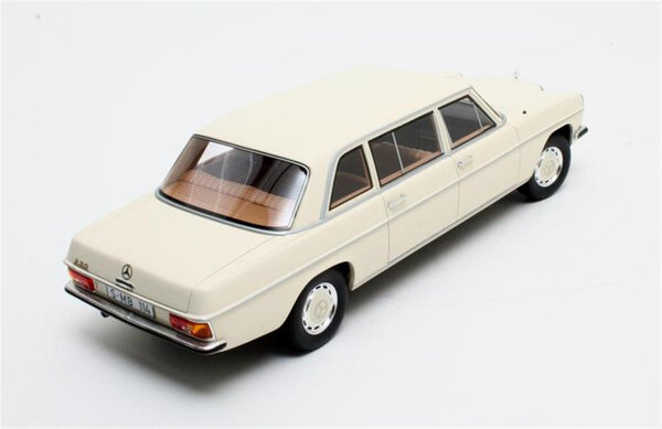 Mercedes-Benz Mercedes-Benz 230 (W114) Limousine Long LHD 1970 - 1:18 - Cult Scale Models