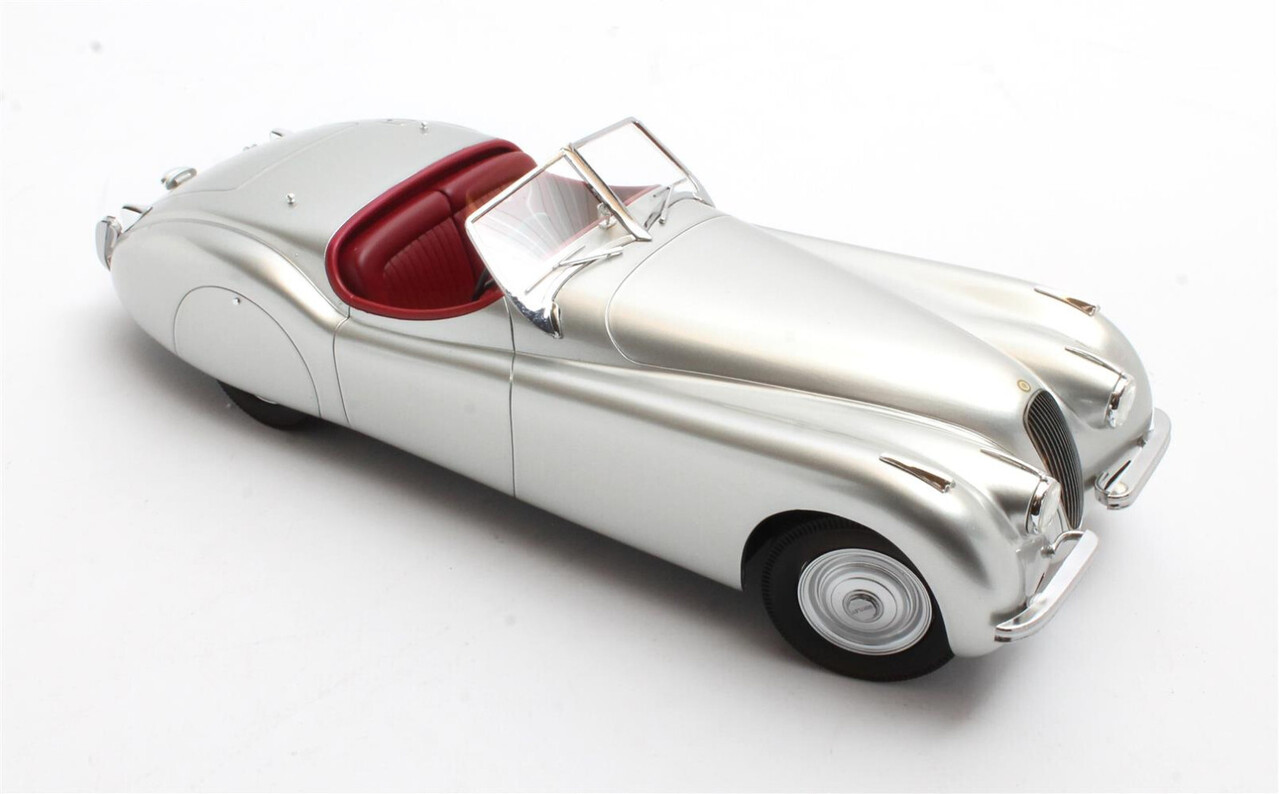 Jaguar Jaguar XK120 OTS Spider Cabriolet Open 1948 - 1:18 - Cult Scale Models Jaguar Jaguar XK120 OTS Spider Cabriolet Open 1948 - 1:18 - Cult Scale Models