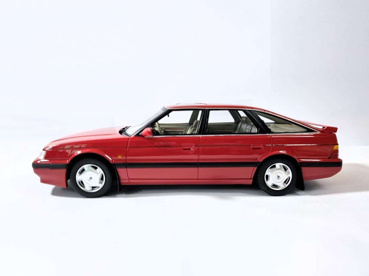 Rover Rover Vitesse 827 1988-1989 - 1:18 - Cult Scale Models