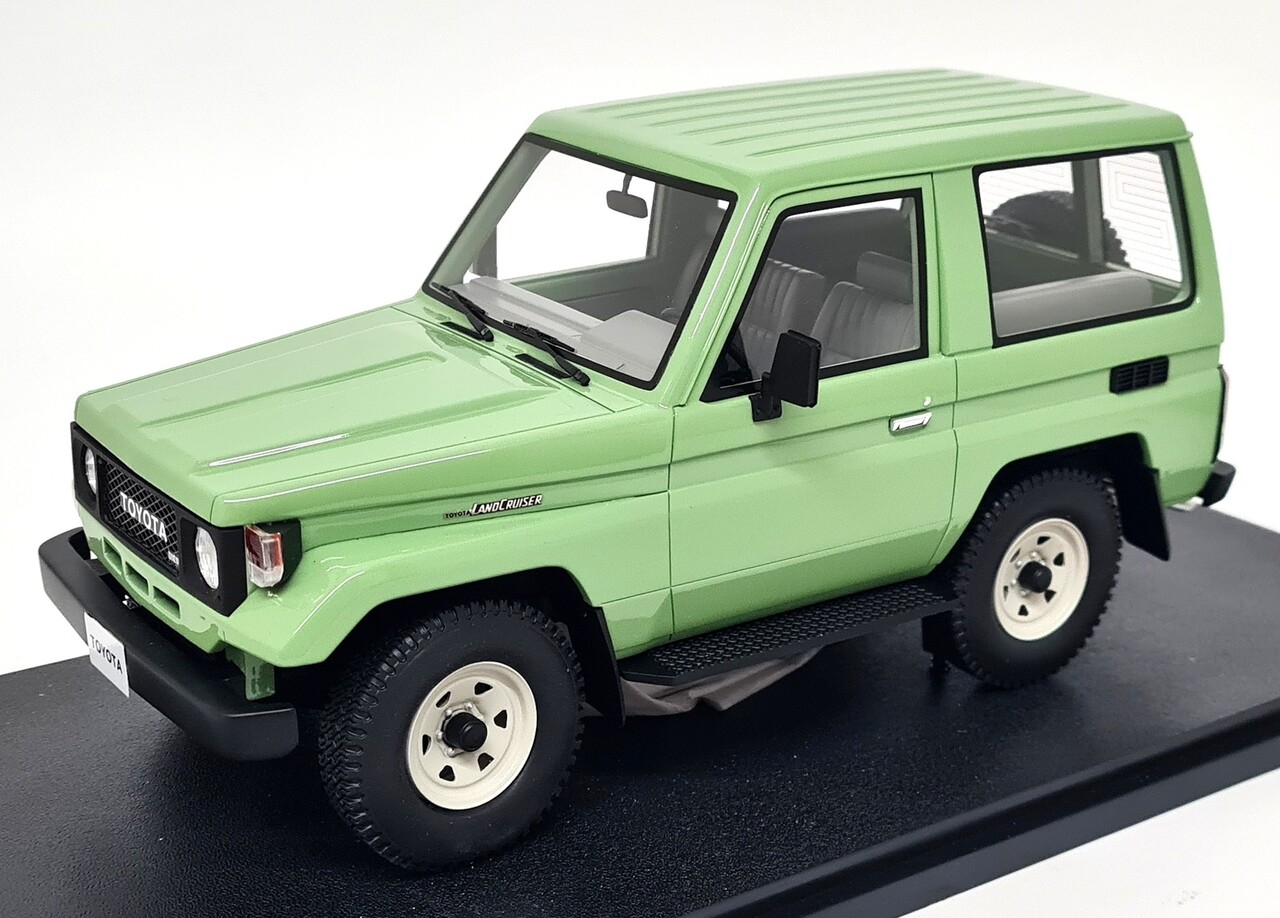 Rover Toyota Land Cruiser BJ70 1984 - 1:18 - Cult Scale Models