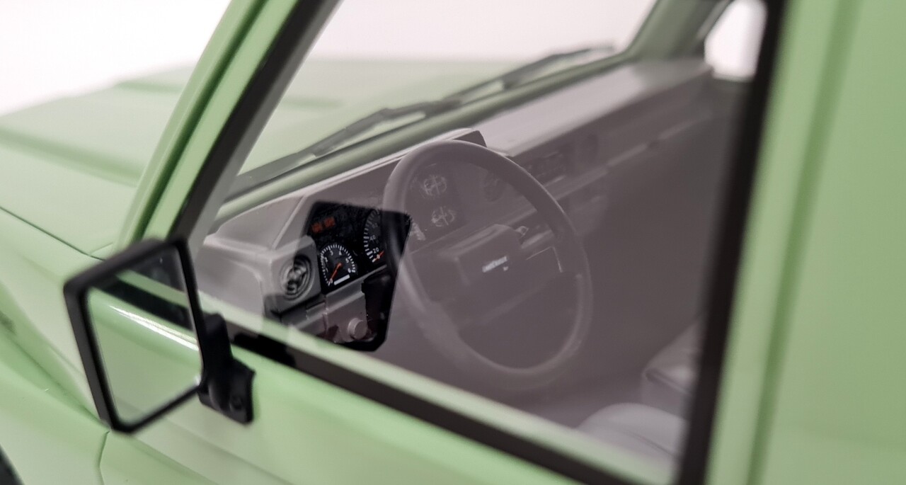 Rover Toyota Land Cruiser BJ70 1984 - 1:18 - Cult Scale Models