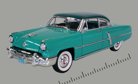 How big is a 1:18 scale model?