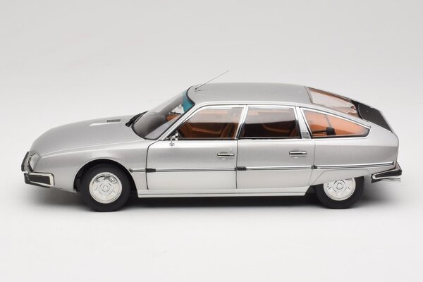 Citroen Citroën CX 2200 Pallas 1976 - 1:18 - Norev Citroen Citroën CX 2200 Pallas 1976 - 1:18 - Norev