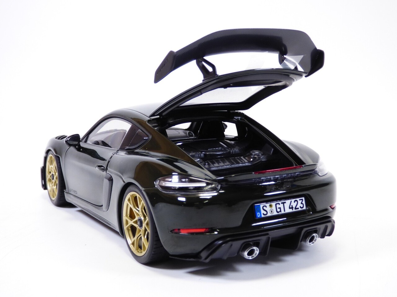 Porsche Porsche Cayman GT4 RS W/Weissach Package 2023 - 1:18 - Norev Porsche Porsche Cayman GT4 RS W/Weissach Package 2023 - 1:18 - Norev