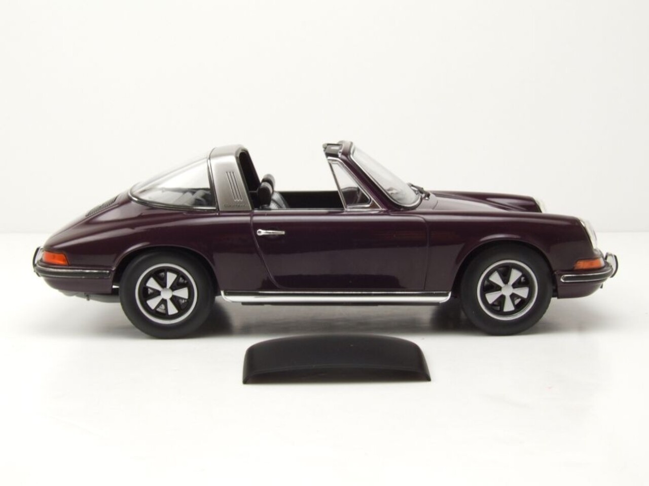 Porsche Porsche 911 E Targa 1971 - 1:18 - Norev Porsche Porsche 911 E Targa 1971 - 1:18 - Norev