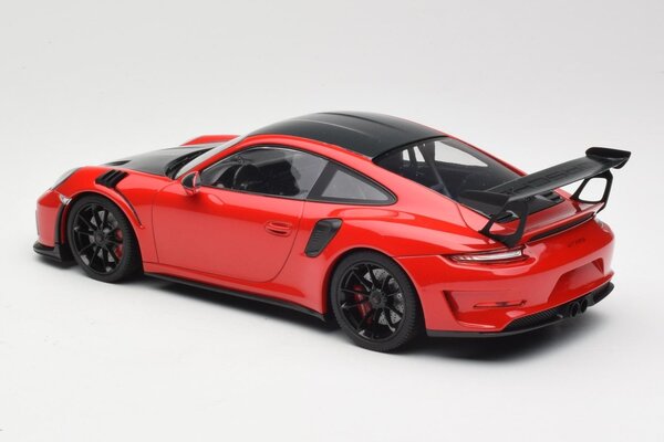 Porsche Porsche 911 (991.2) GT3 RS Weissach Package 2019 - 1:18 - Minichamps Porsche Porsche 911 (991.2) GT3 RS Weissach Package 2019 - 1:18 - Minichamps