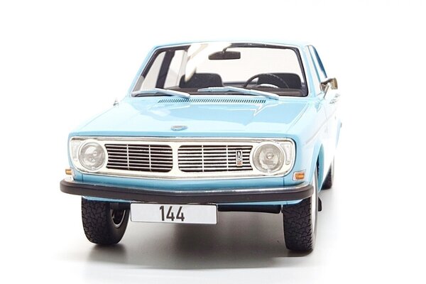 Volvo Volvo 144 - 1:18 - Best Of Show Volvo Volvo 144 - 1:18 - Best Of Show