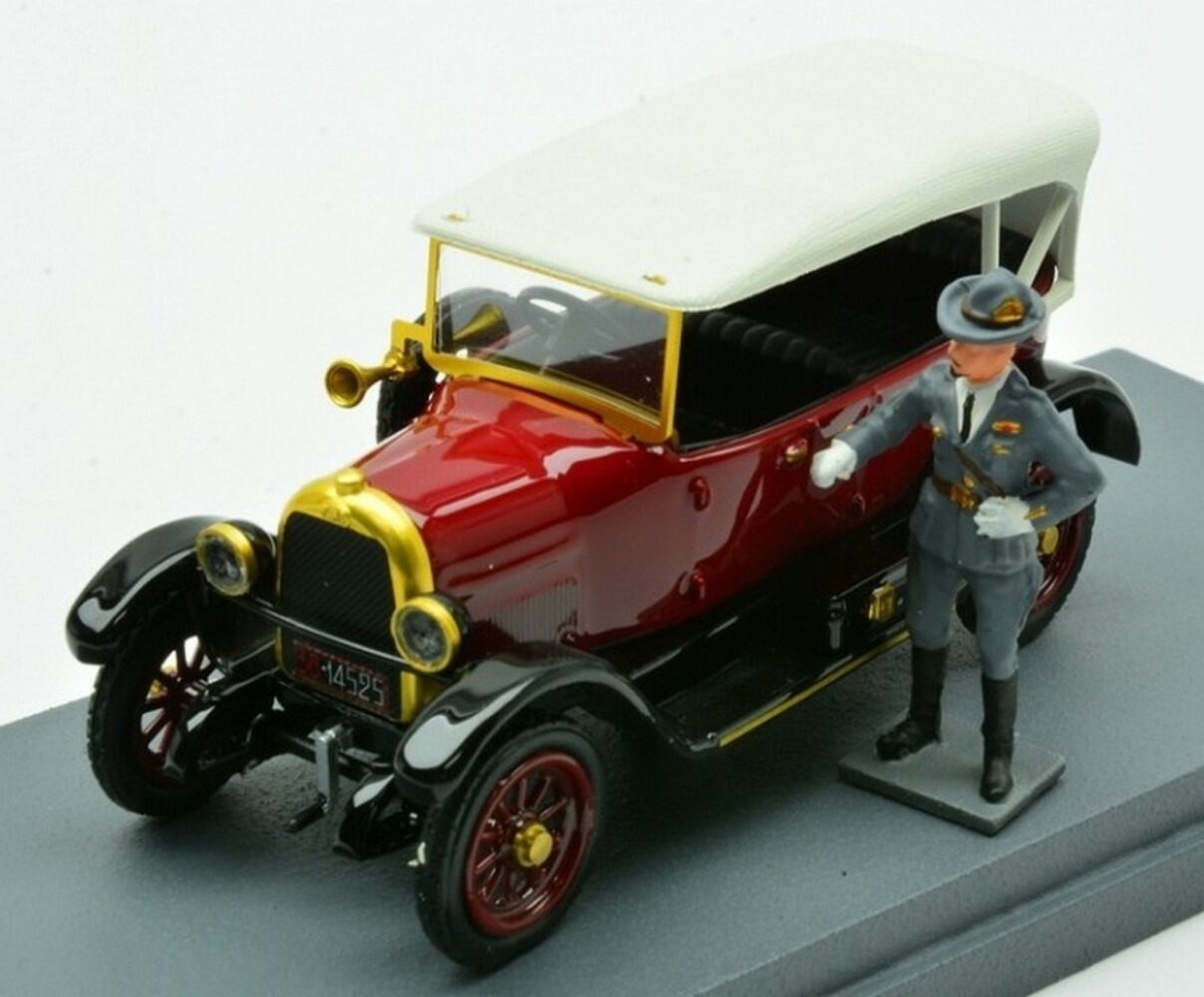 Fiat Fiat 501 Fiume 1919 + Figure Gabriele D'Annunzio (Italian Aristocrat) - 1:43 - Rio Fiat Fiat 501 Fiume 1919 + Figure Gabriele D'Annunzio (Italian Aristocrat) - 1:43 - Rio