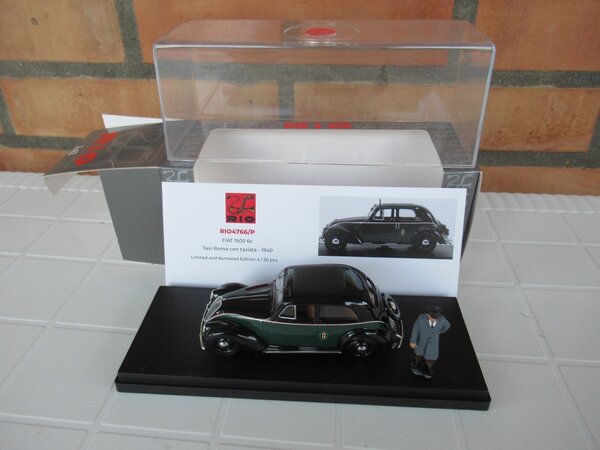 Fiat Fiat 1500 6C Taxi Rome + Driver 1940 - 1:43 - Rio Fiat Fiat 1500 6C Taxi Rome + Driver 1940 - 1:43 - Rio