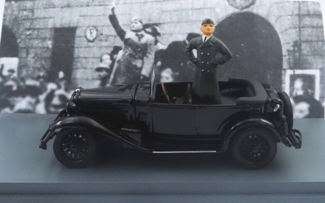 Alfa Romeo Alfa Romeo 1750 Torpedo Spider Milano 1944 + Figure Benito Mussolini - 1:43 - Rio Alfa Romeo Alfa Romeo 1750 Torpedo Spider Milano 1944 + Figure Benito Mussolini - 1:43 - Rio