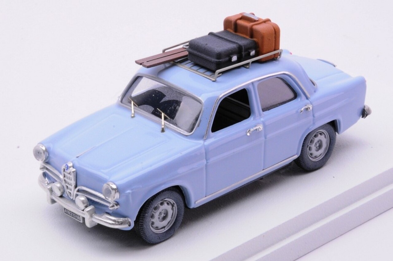 Alfa Romeo Alfa Romeo Giulietta Winter Holidays 1959 + Roofrack + Skis + Luggage - 1:43 - Rio Alfa Romeo Alfa Romeo Giulietta Winter Holidays 1959 + Roofrack + Skis + Luggage - 1:43 - Rio