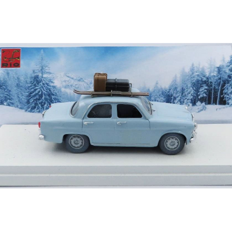 Alfa Romeo Alfa Romeo Giulietta Winter Holidays 1959 + Roofrack + Skis + Luggage - 1:43 - Rio Alfa Romeo Alfa Romeo Giulietta Winter Holidays 1959 + Roofrack + Skis + Luggage - 1:43 - Rio