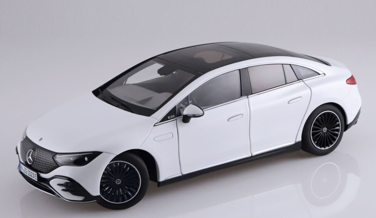 Mercedes-Benz Mercedes-Benz EQE - 1:18 - NZG Mercedes-Benz Mercedes-Benz EQE - 1:18 - NZG