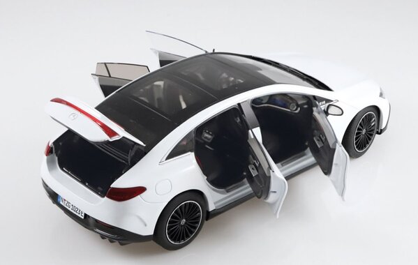 Mercedes-Benz Mercedes-Benz EQE - 1:18 - NZG Mercedes-Benz Mercedes-Benz EQE - 1:18 - NZG