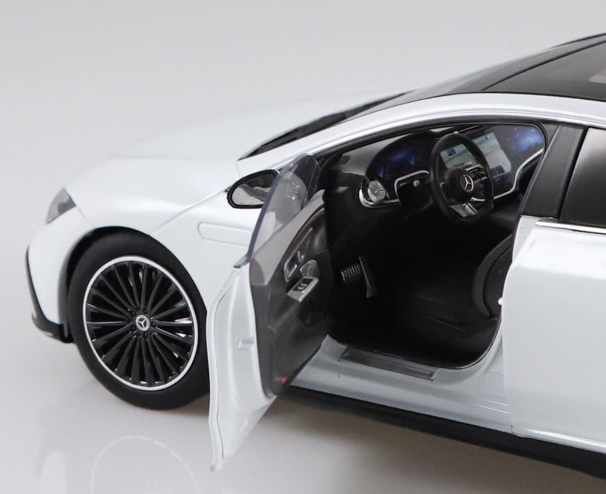 Mercedes-Benz Mercedes-Benz EQE - 1:18 - NZG Mercedes-Benz Mercedes-Benz EQE - 1:18 - NZG
