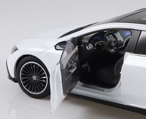 Mercedes-Benz Mercedes-Benz EQE - 1:18 - NZG Mercedes-Benz Mercedes-Benz EQE - 1:18 - NZG
