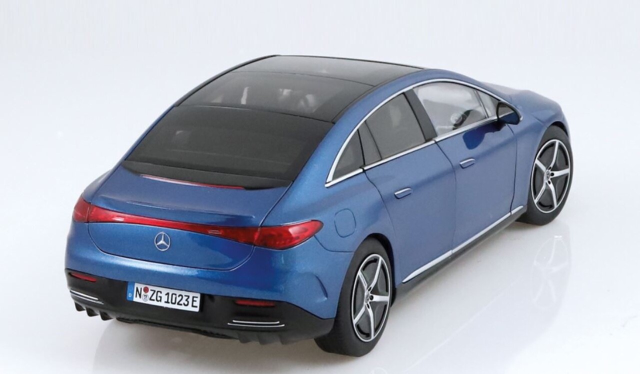 Mercedes-Benz Mercedes-Benz EQE - 1:18 - NZG Mercedes-Benz Mercedes-Benz EQE - 1:18 - NZG