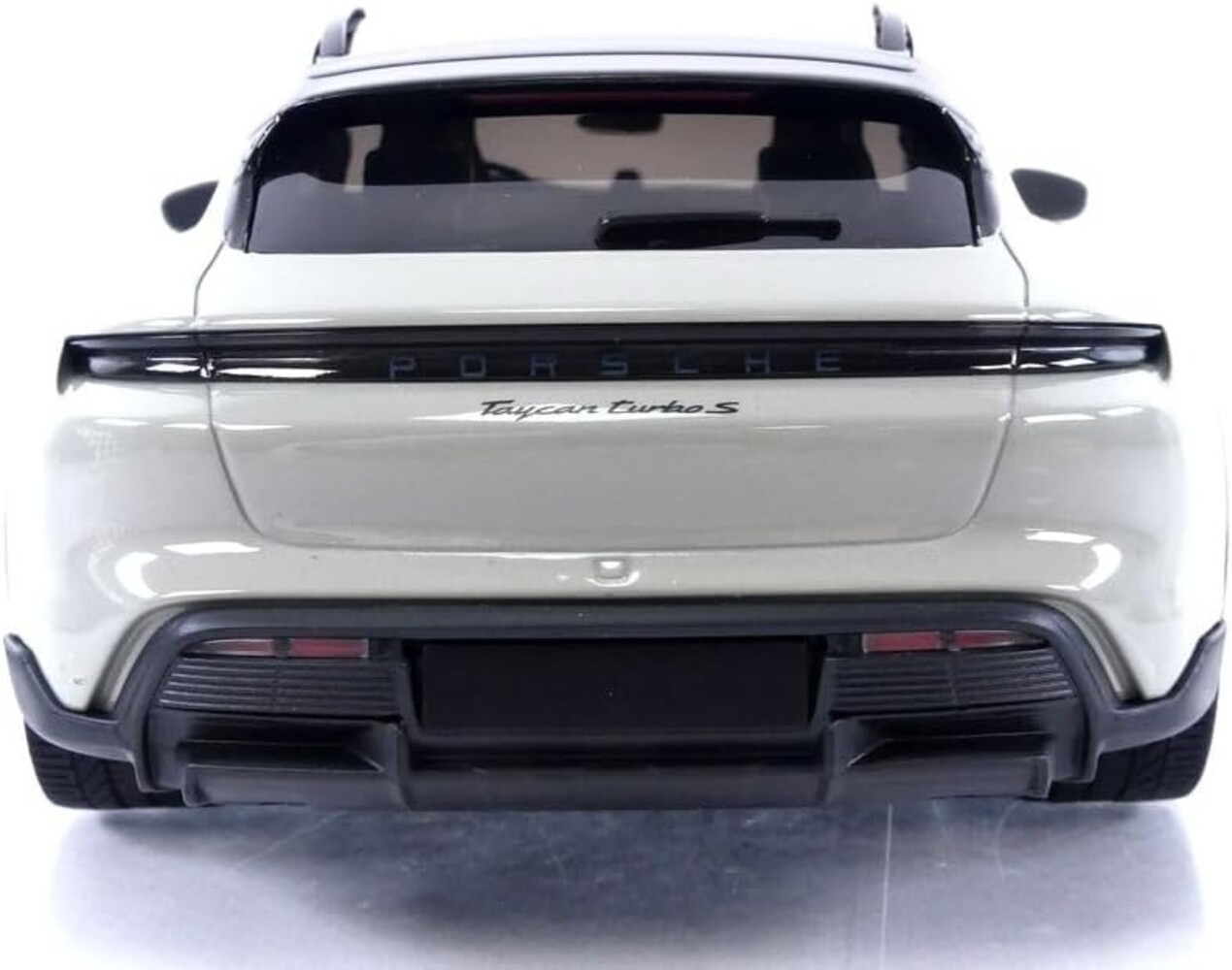 Porsche Porsche Taycan CUV Turbo S 2021 - 1:18 - Minichamps Porsche Porsche Taycan CUV Turbo S 2021 - 1:18 - Minichamps