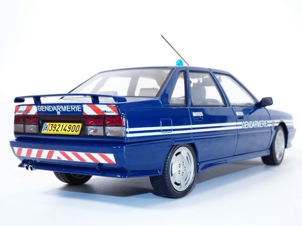 Renault Renault 21 Turbo Gendarmerie Brigade 1992 - 1:18 - Solido Renault Renault 21 Turbo Gendarmerie Brigade 1992 - 1:18 - Solido