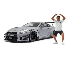 Nissan Nissan GT-R (R35) LWBK Type 2.0 + Figure Kato San 2024 - 1:18 - Solido Nissan Nissan GT-R (R35) LWBK Type 2.0 + Figure Kato San 2024 - 1:18 - Solido