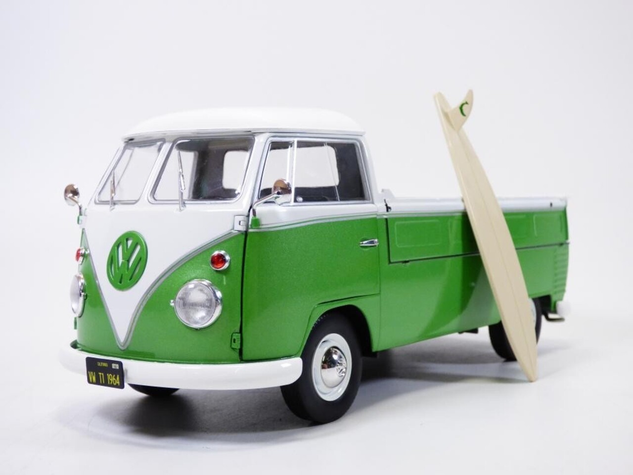 Volkswagen Volkswagen T1 Pick-Up 1950 + Surfboard - 1:18 - Solido Volkswagen Volkswagen T1 Pick-Up 1950 + Surfboard - 1:18 - Solido