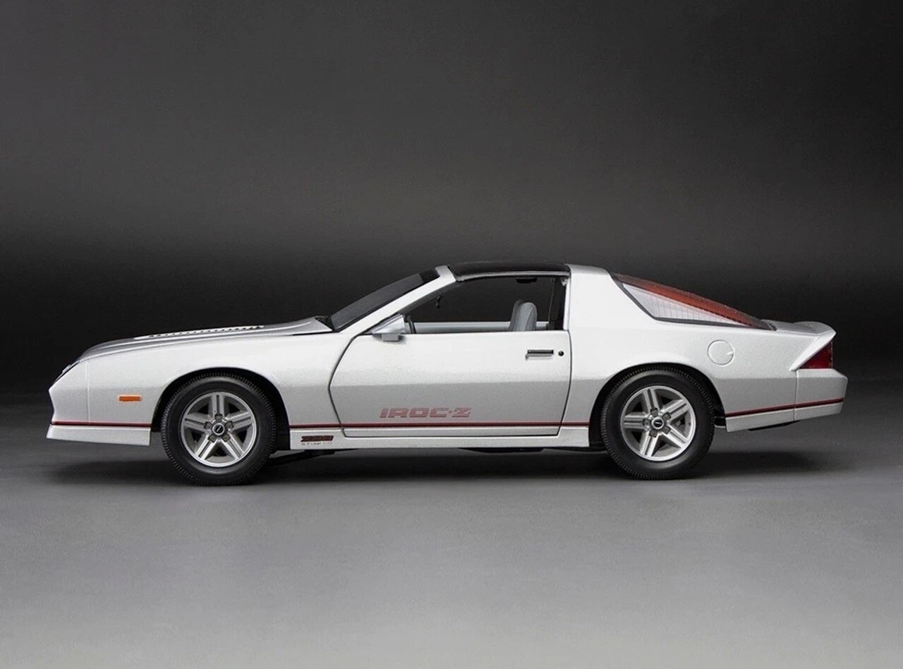 Chevrolet Chevrolet Camaro IROC 1985 - 1:18 - Sun Star