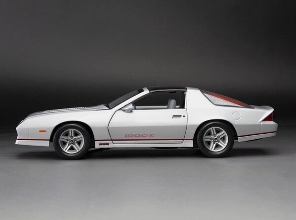Chevrolet Chevrolet Camaro IROC 1985 - 1:18 - Sun Star