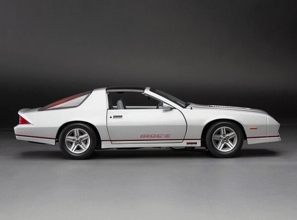 Chevrolet Chevrolet Camaro IROC 1985 - 1:18 - Sun Star