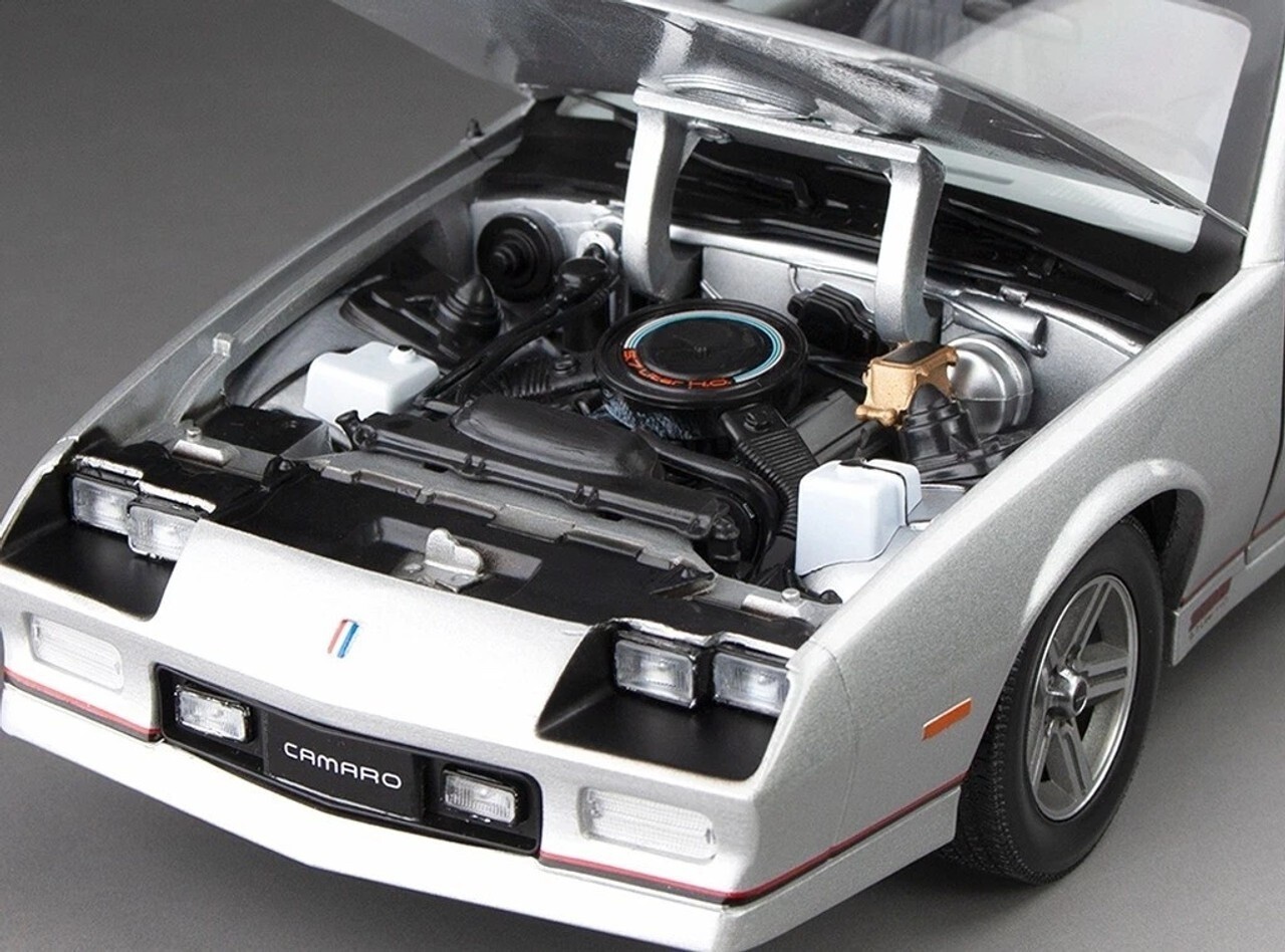 Chevrolet Chevrolet Camaro IROC 1985 - 1:18 - Sun Star