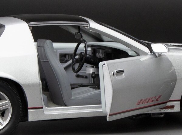 Chevrolet Chevrolet Camaro IROC 1985 - 1:18 - Sun Star