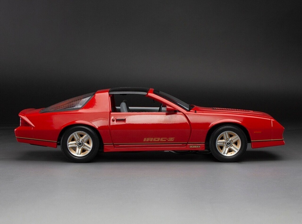 Chevrolet Chevrolet Camaro IROC 1985 - 1:18 - Sun Star