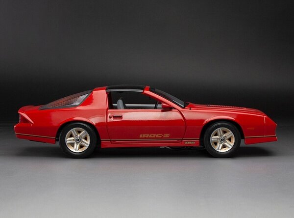 Chevrolet Chevrolet Camaro IROC 1985 - 1:18 - Sun Star
