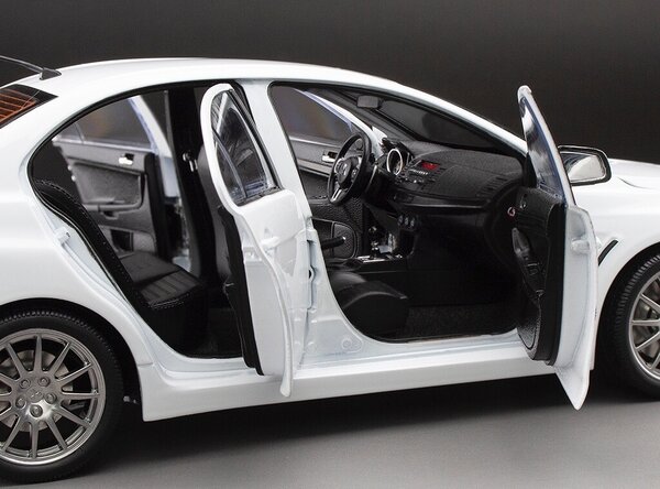 Chevrolet Mitsubishi Lancer Evolution X 2018 - 1:18 - Sun Star