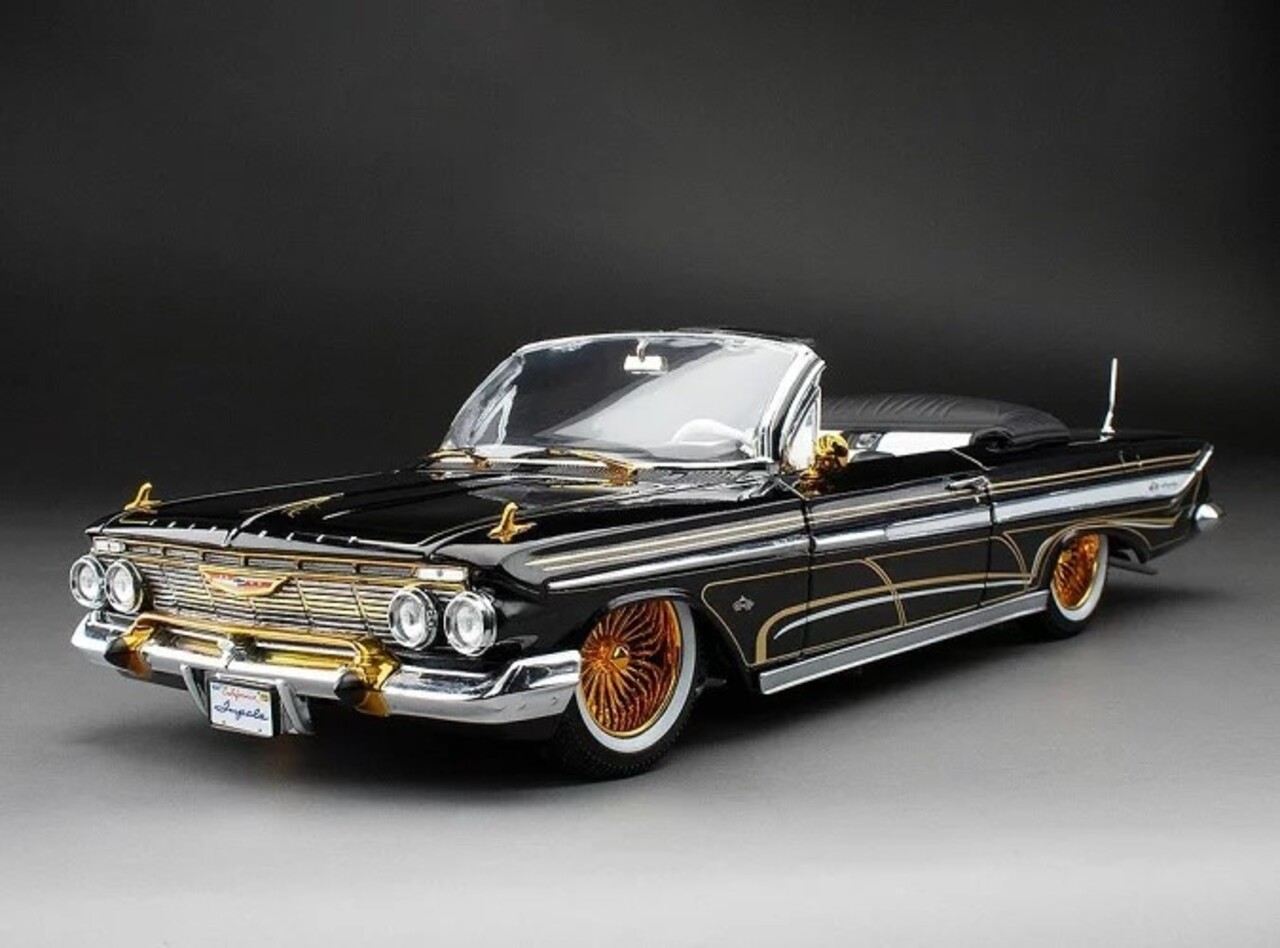 Chevrolet Chevrolet Impala Convertible Open Lowrider + Movable Suspension 1961 - 1:18 - Sun Star Chevrolet Chevrolet Impala Convertible Open Lowrider + Movable Suspension 1961 - 1:18 - Sun Star