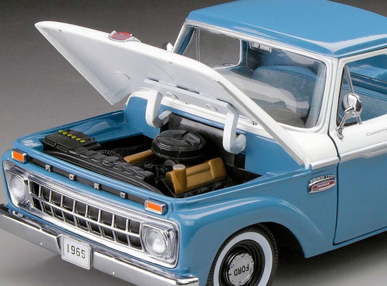 Ford Ford F-100 Custom Cab Pick-Up 1965 - 1:18 - Sun Star